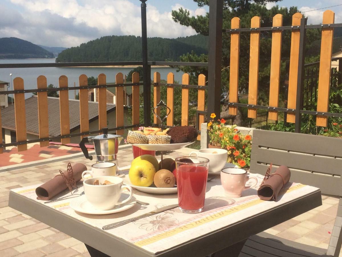 Bed and Breakfast A Due Passi Лорика Экстерьер фото